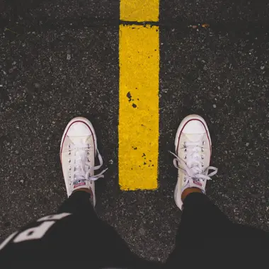 Ambtenaren staan in twee werelden