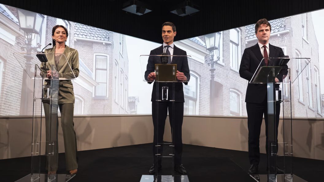 Fractievoorzitters D66, VVD en CDA presenteren coalitieakkoord